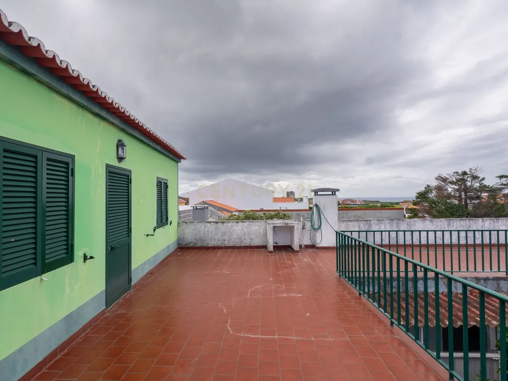 🏡 T3 com garagem na Ribeirinha – Ribeira Grande - Image 20