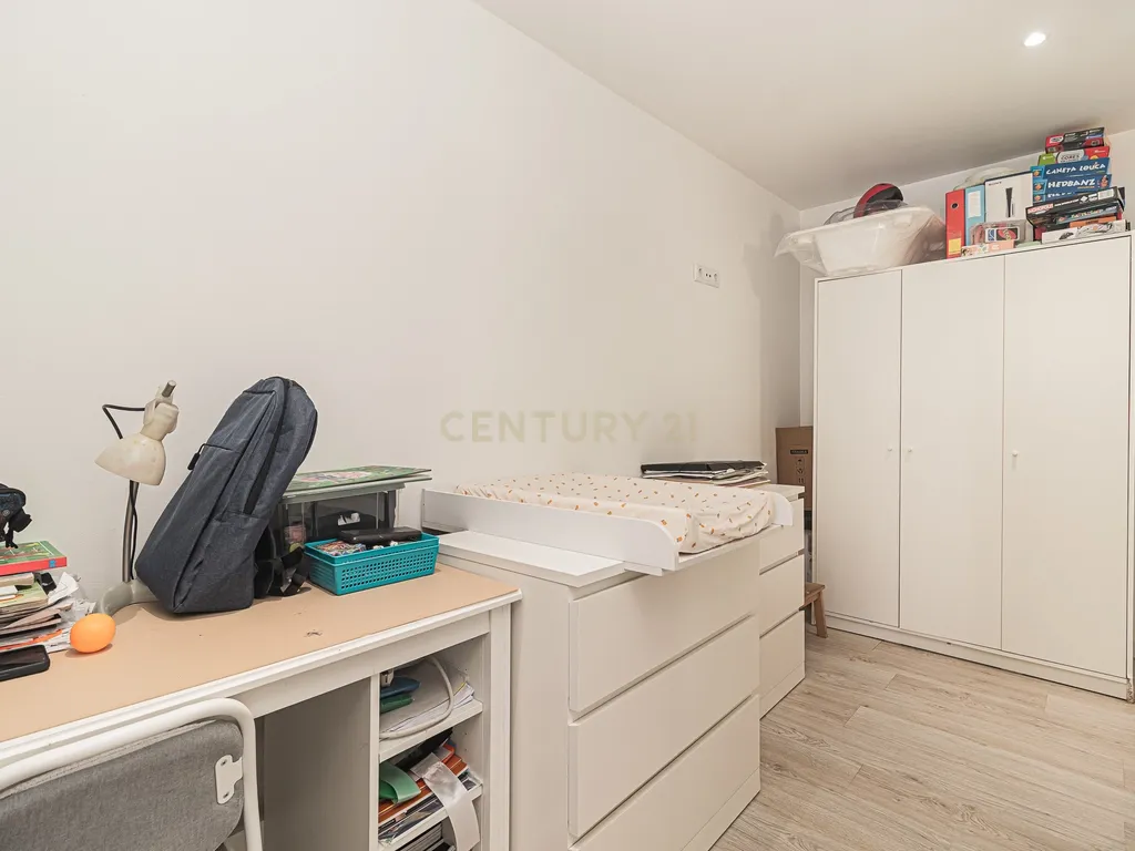 Moradia T2 Renovada em Fanhões – Conforto e Tranquilidade às Portas da Cidade - Image 15