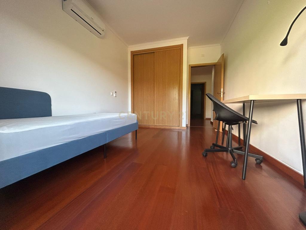 Excelente apartamento T3 - Com Parqueamento - MOBILADO - Image 19
