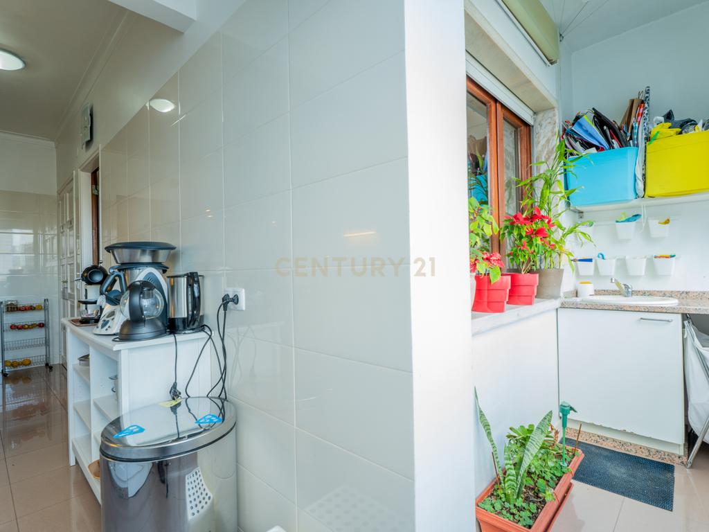 Apartamento T5 Remodelado no Lumiar – 152m² | Praceta Rua Alexandre Ferreira - Image 44