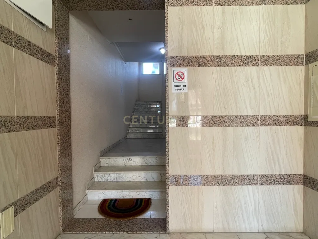 Apartamento T3, com Varanda, Arrecadação e 3 Lugares de estacionamento, no Pinhal Novo - Image 24