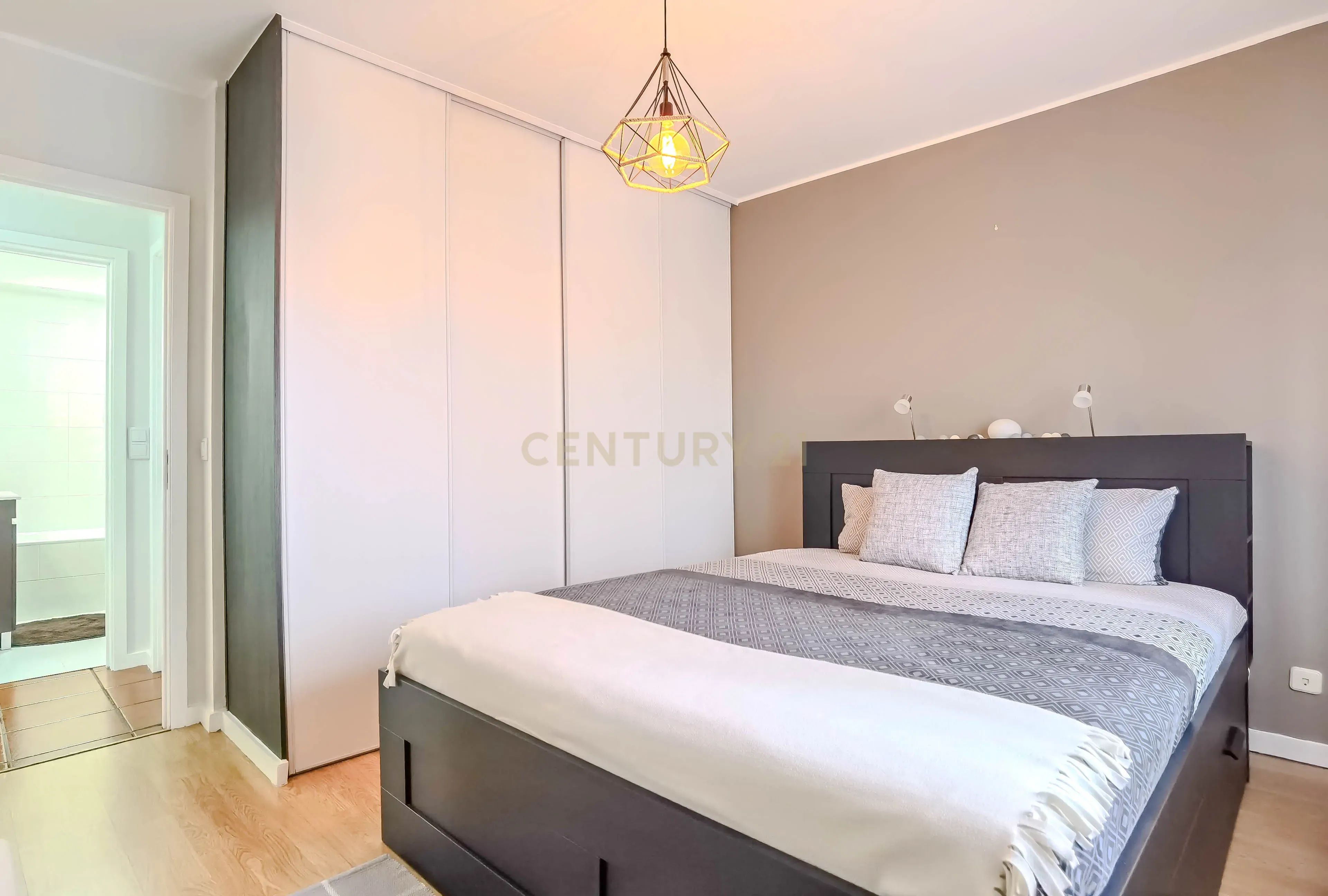 Apartamento Renovado T3 em Gondomar - Image 24
