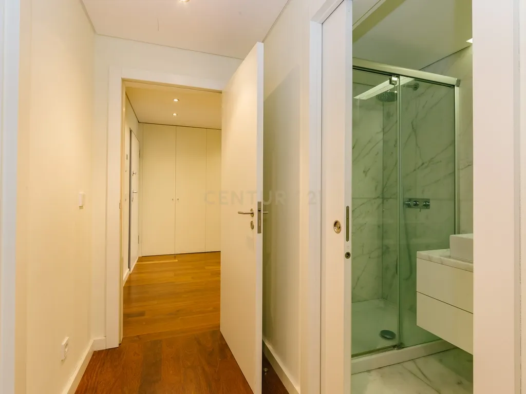 Excelente apartamento T2 em Avenidas Novas, Lisboa - Image 13