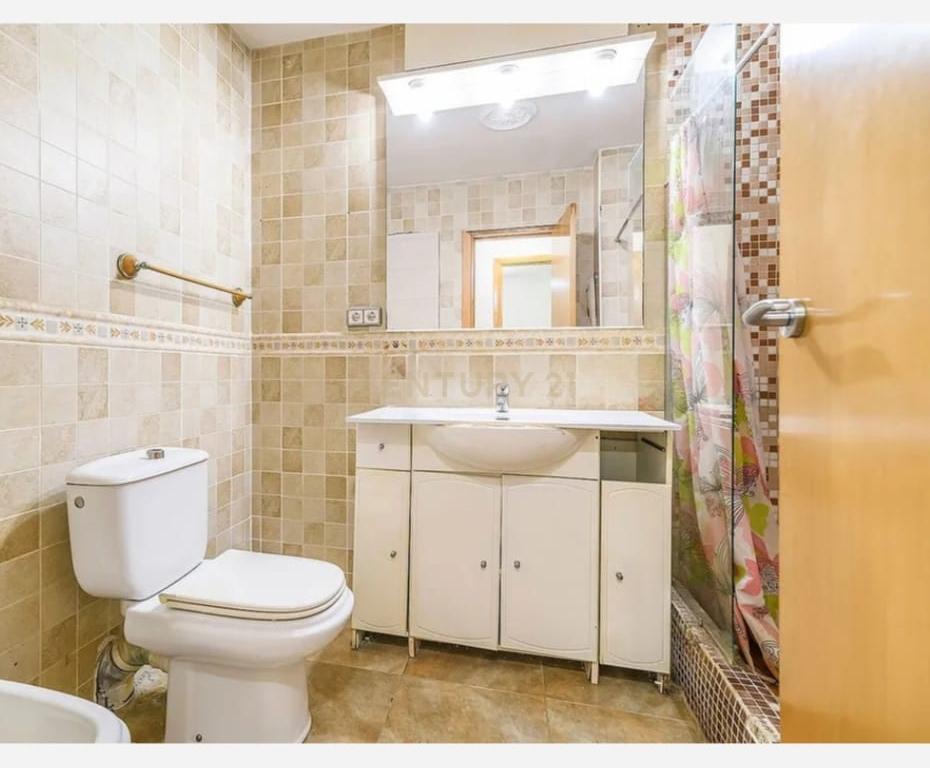 Planta baja reformada en venta en Viladecans. - Image 12