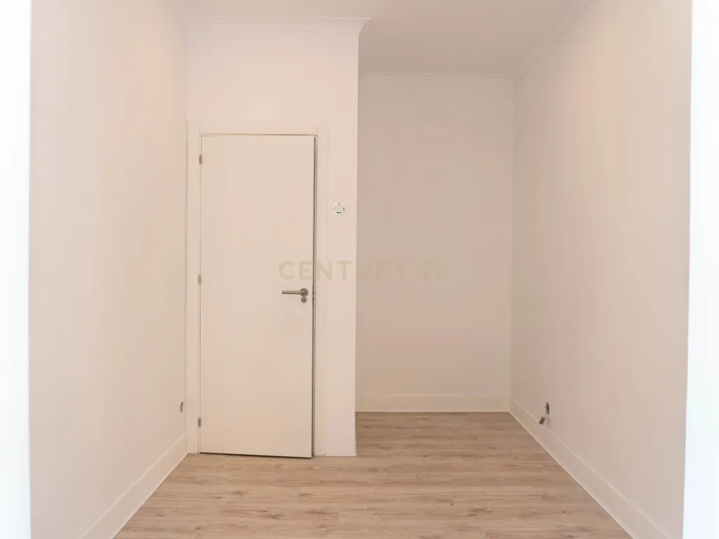 Apartamento T2 em Campo de Ourique, Lisboa - Image 3