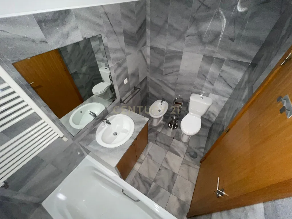 T2 no Empreendimento da Quinta da Seara - Image 9