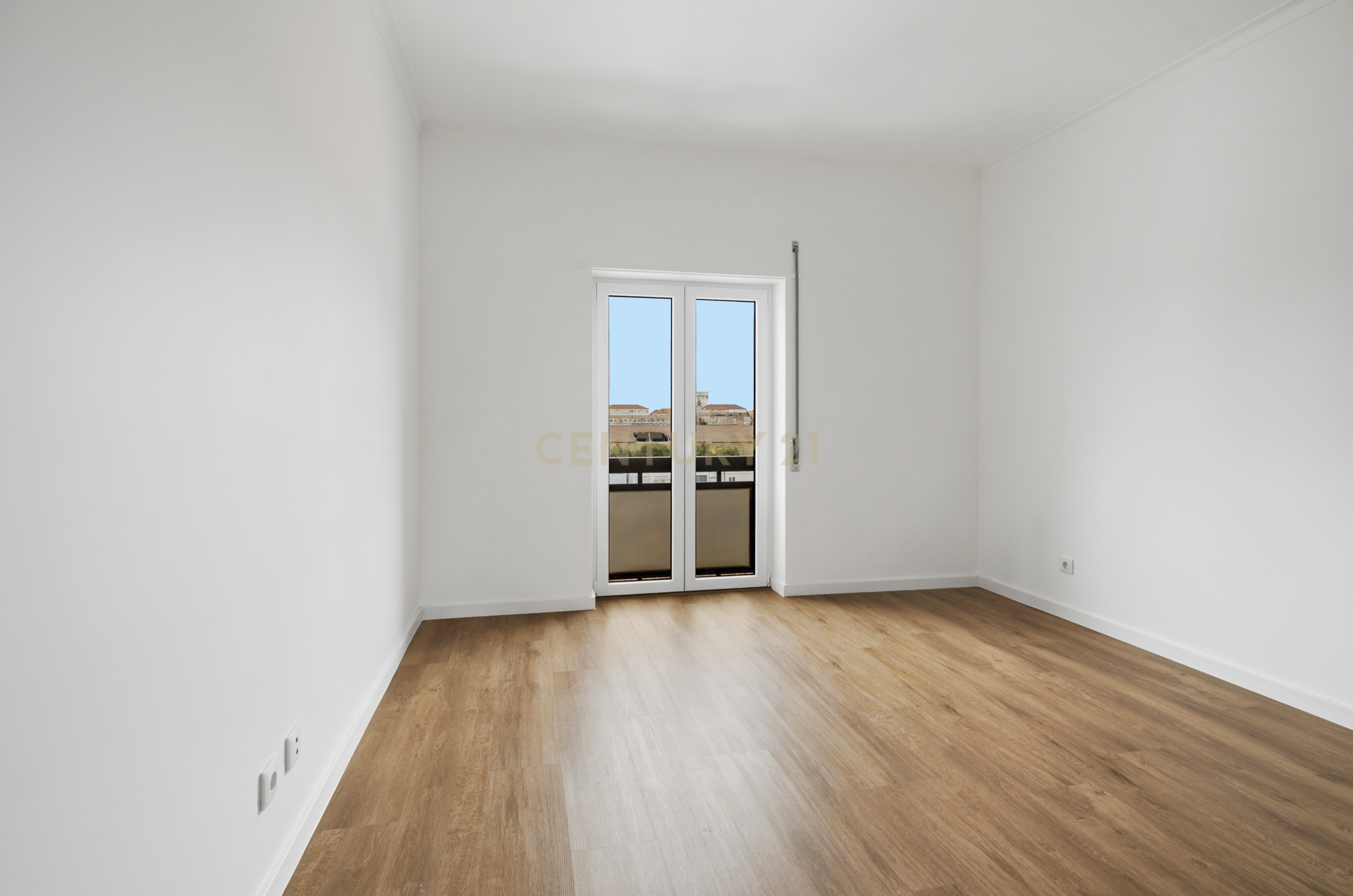 Fotografia 8 de Apartamento T4 Remodelado no Centro do Barreiro