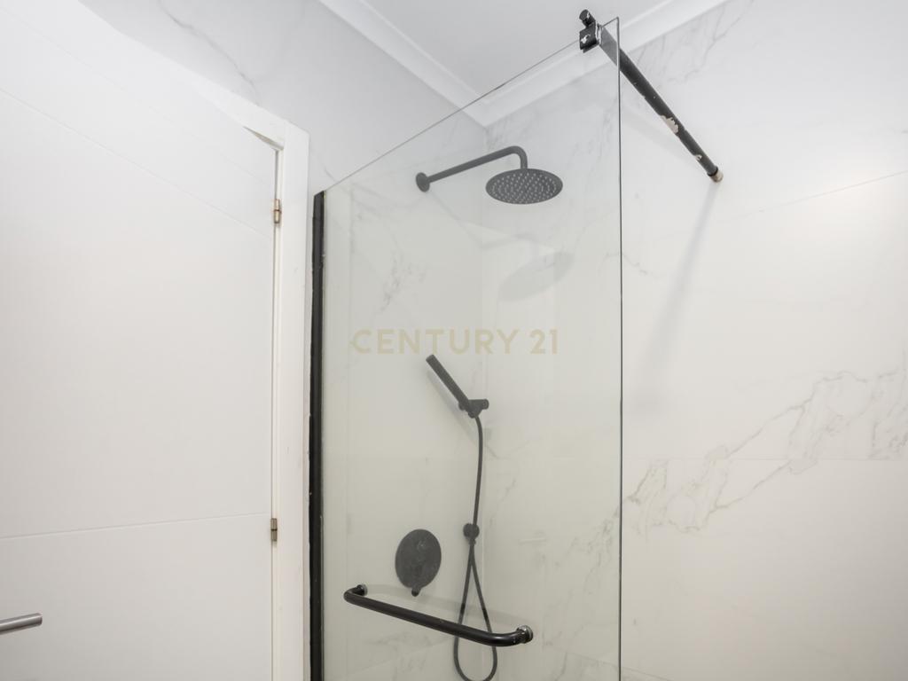 Apartamento T3 mais sótao, num 1 andar em Amora - Seixal - Image 34