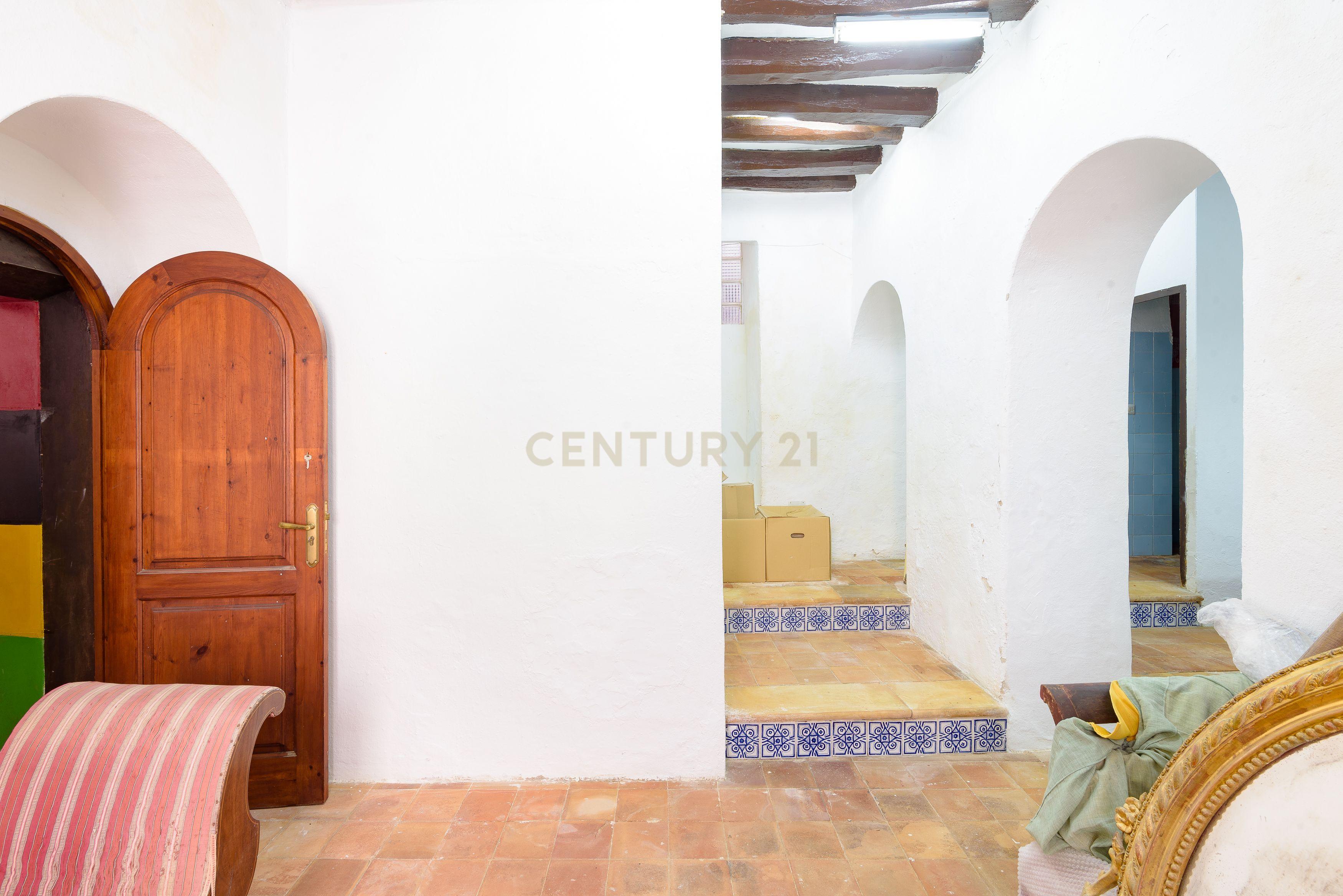 À venda: Casa histórica com grande potencial em Dalt Vila – Ibiza - Image 33