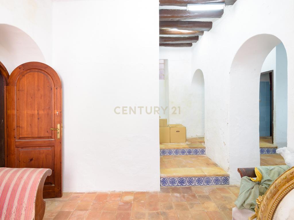 À venda: Casa histórica com grande potencial em Dalt Vila – Ibiza - Image 33