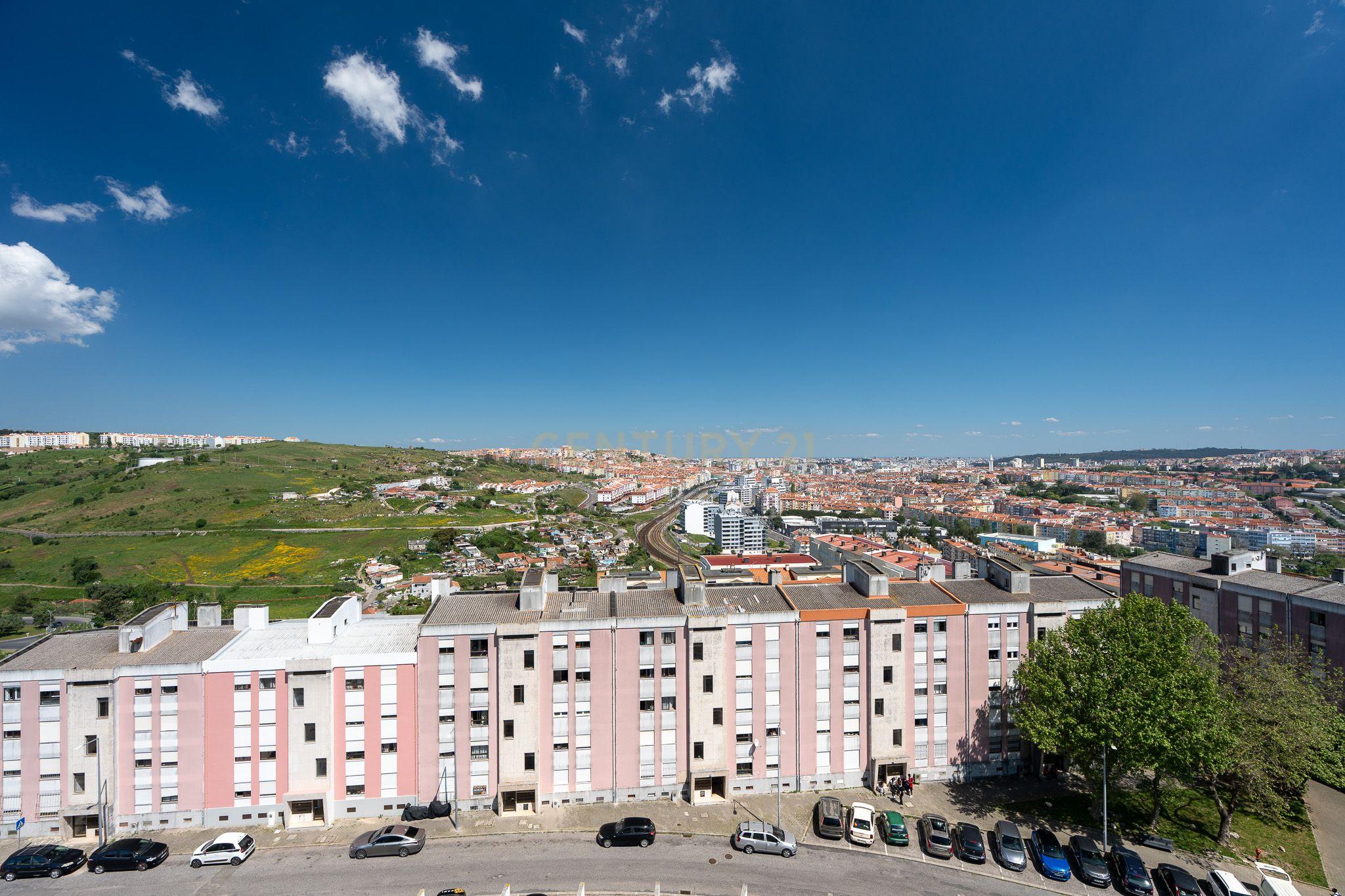 **Fantástico apartamento T4 com arrecadação*** - Image 22