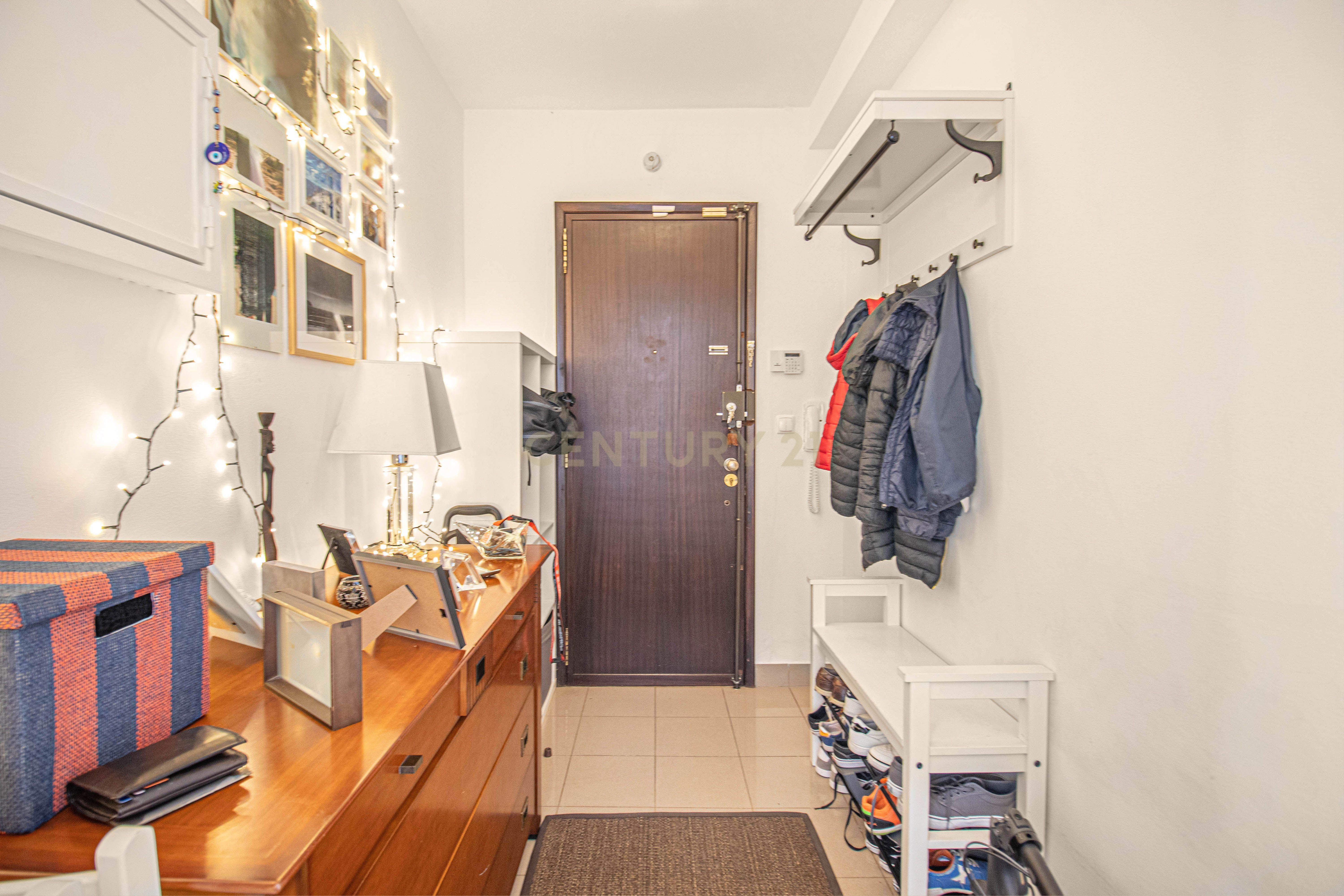 Apartamento T3 com Garagem - Ameixoeira - Image 2