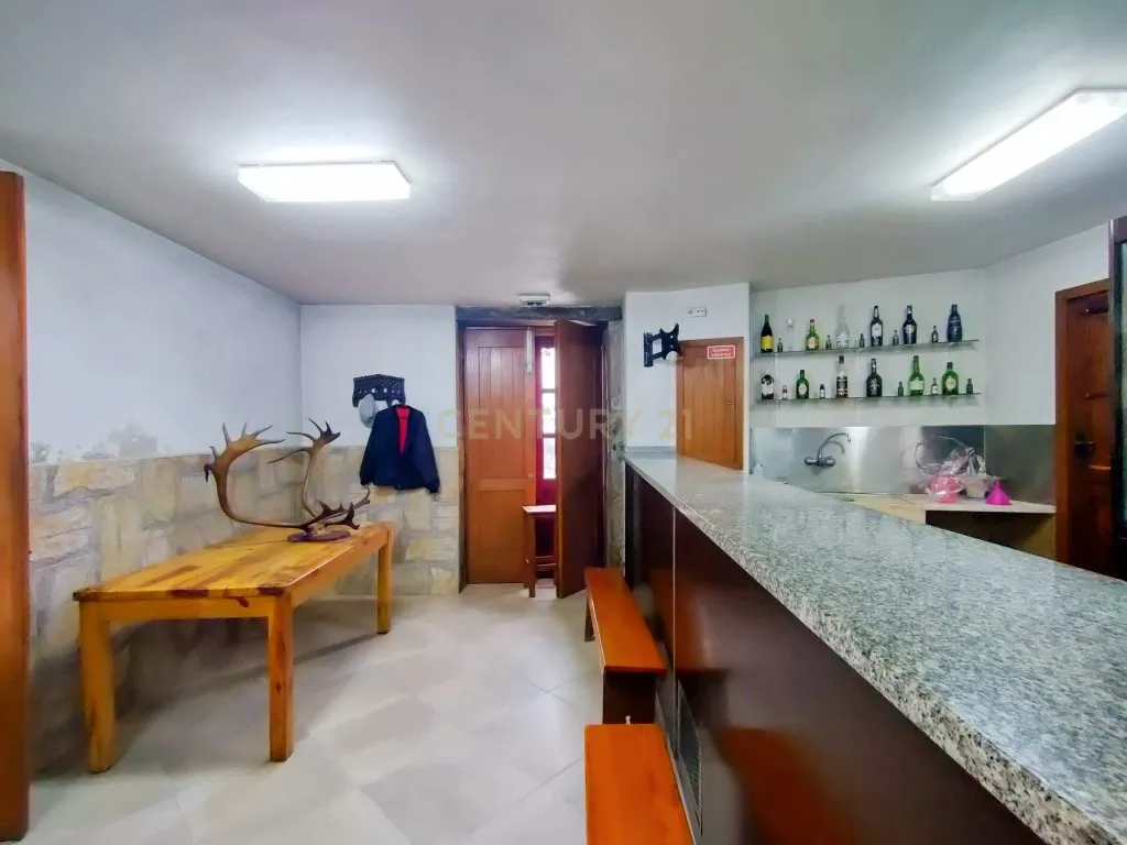 Moradia com Comércio em Amorim, Póvoa de Varzim - Uma Oportunidade Única! - Image 63