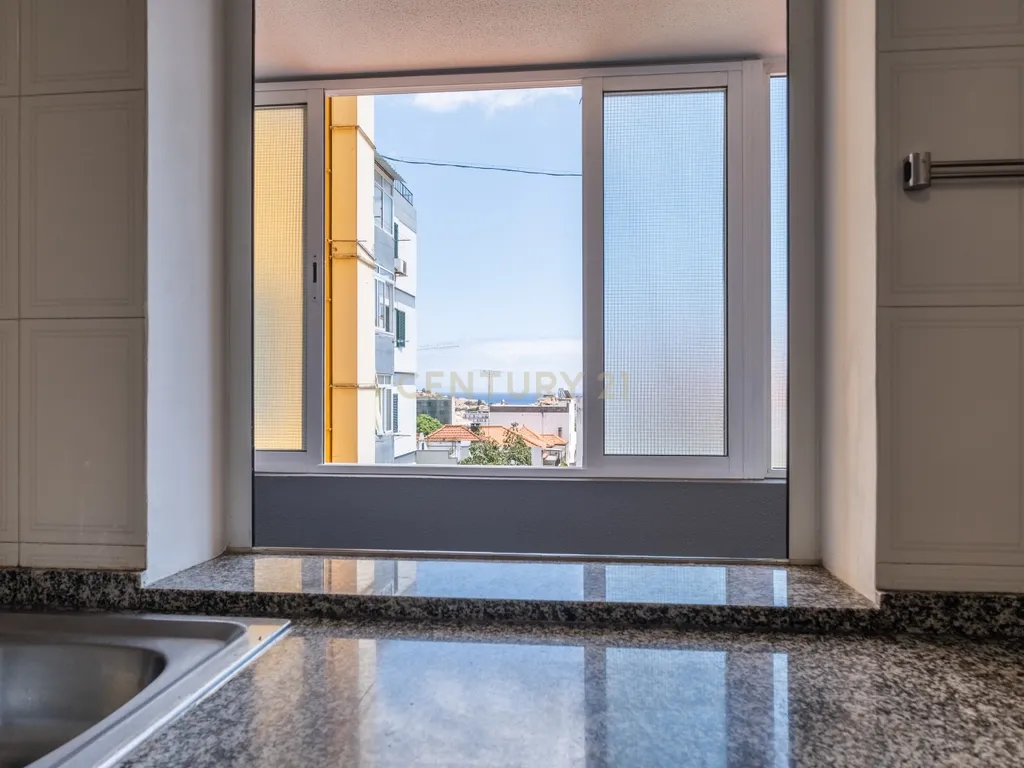 Apartamento T2 para Arrendamento – Centro do Funchal, Ilha da Madeira - Image 19