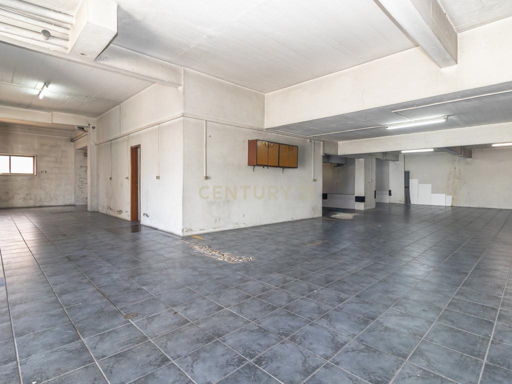 Apartamento T2 com Parqueamento, Elevador, Pronto a Habitar – Uma Oportunidade a Não Perder - Image 39