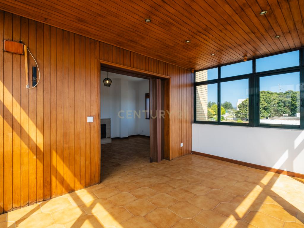 Apartamento T3 com Terraço, Vista Mar e Garagem Box em Arcozelo – Vila Nova de Gaia - Image 11