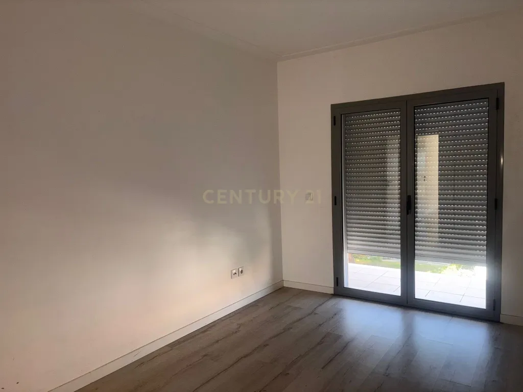 Moderno T3 com Varandas em Nossa Senhora de Fátima, Entroncamento - Image 15