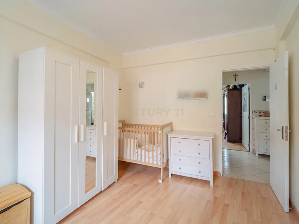 Apartamento T2 em Cacilhas – Excelente Localização - Image 15