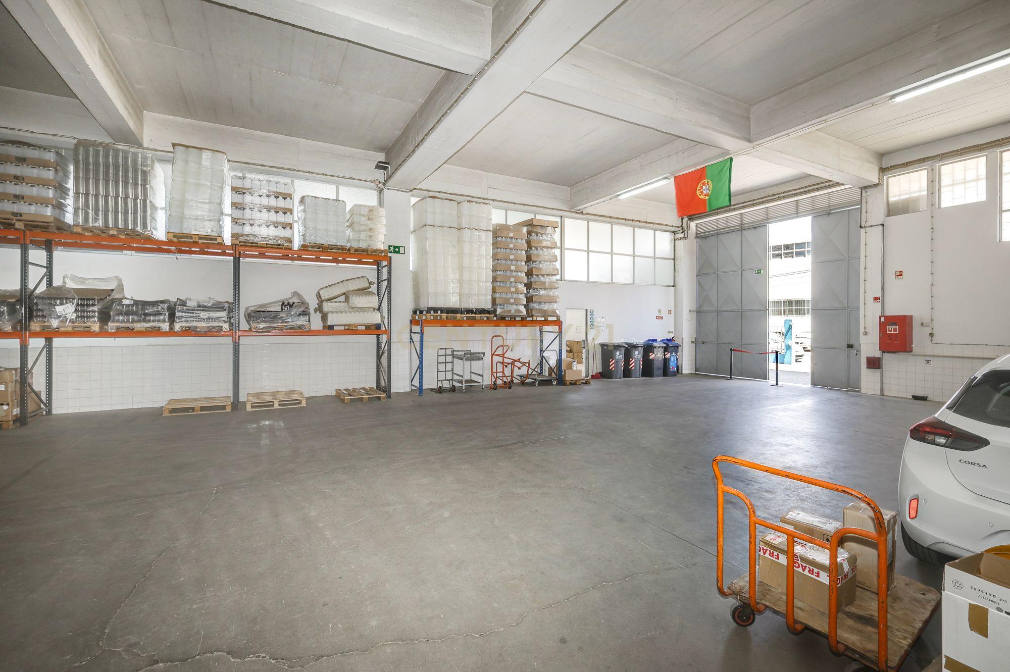 Fotografia 11 de Espaço Logístico com 1.849 m² e Acesso TIR | Odivelas