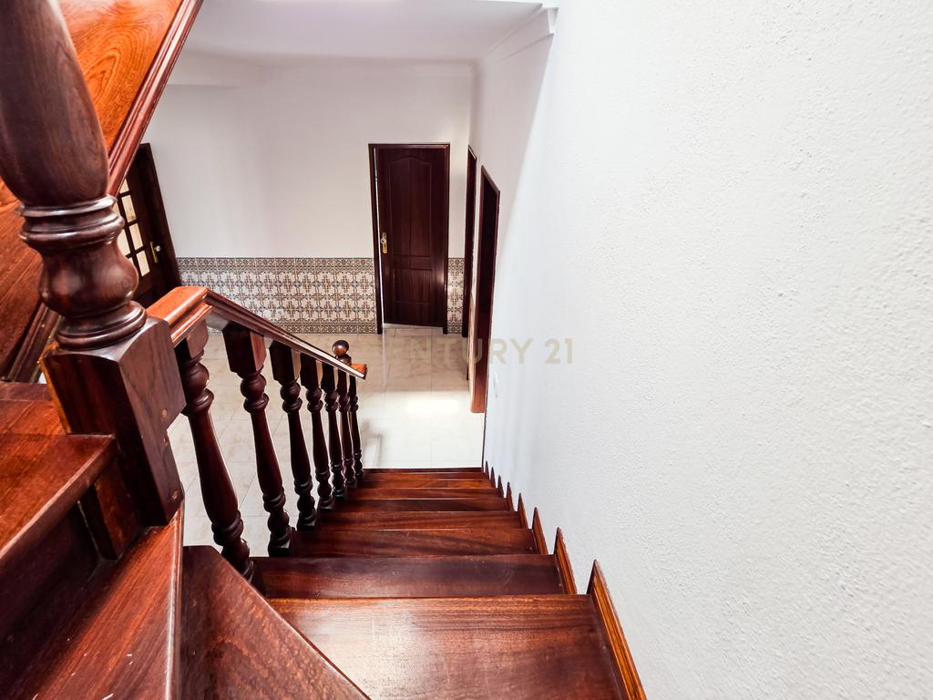 Moradia T3 + Loja em Fernão Ferro, Seixal - Oportunidade Única! - Image 44