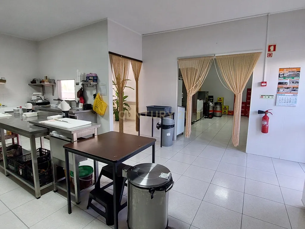 Trespasse de Café/Restaurante Totalmente Equipado | Patacão – Faro - Image 22