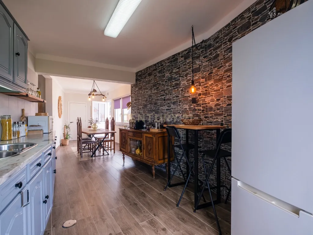 Moradia Renovada em Serpins, Lousã com 3 Casas de Banho - Image 9