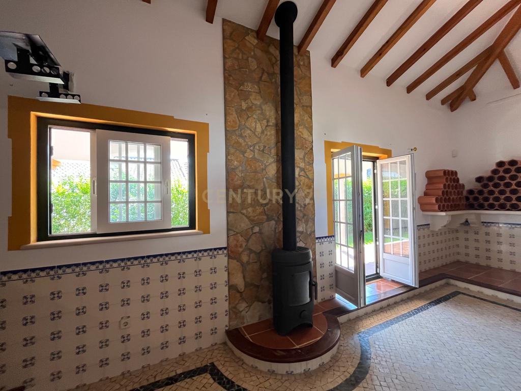 Moradia com 5 quartos em Vale Covo, Bombarral, com jardim, piscina, barbecue, adega e várias zonas de lazer - Image 42