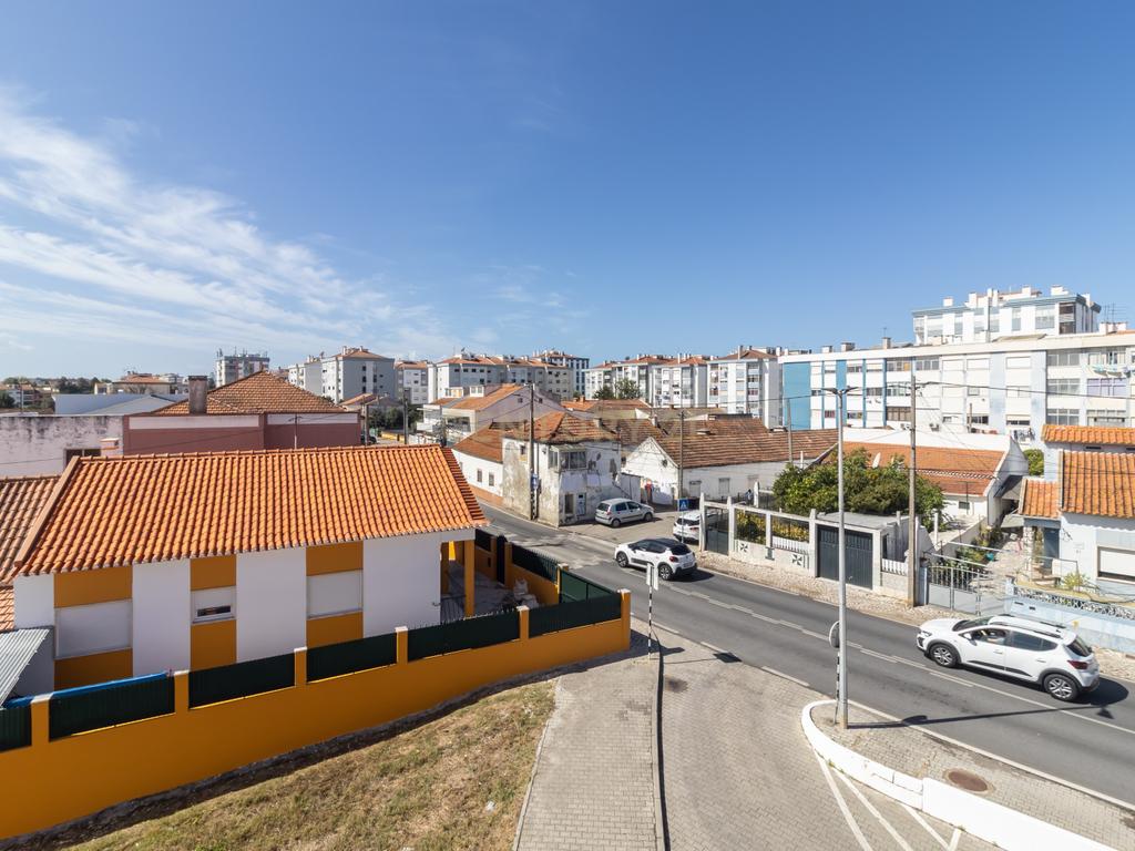 Apartamento T2 com Parqueamento, Elevador, Pronto a Habitar – Uma Oportunidade a Não Perder - Image 23