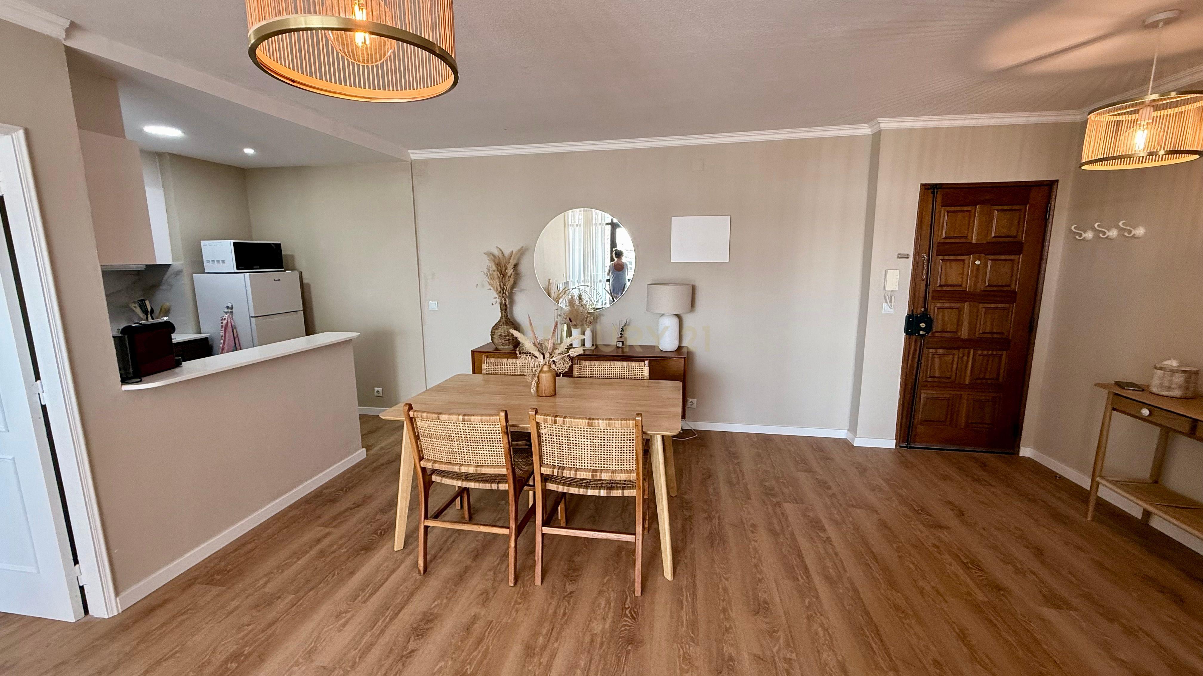 Fotografia 5 de Apartamento T2 renovado em Armação de Pêra a 500 metros da praia.