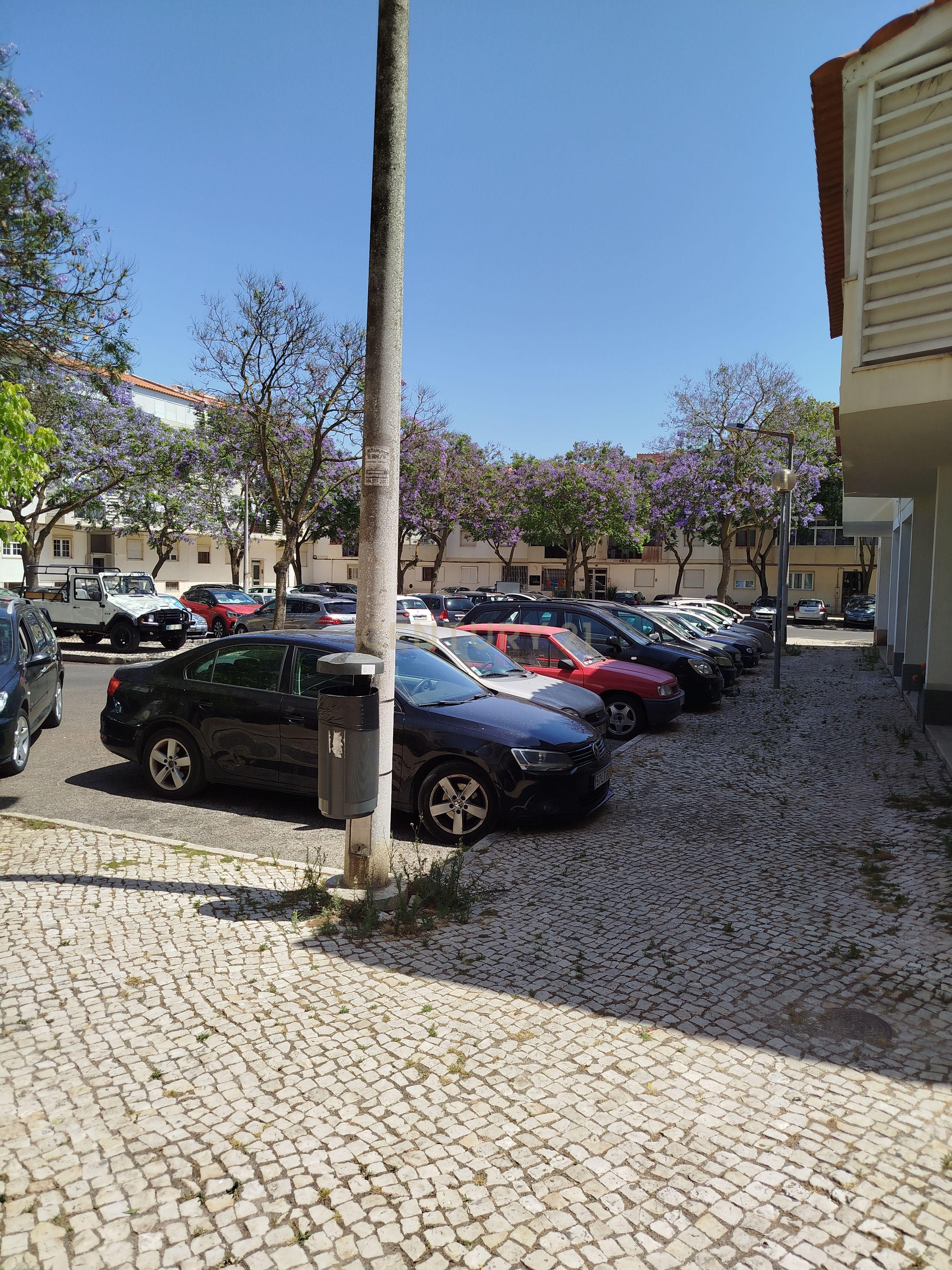 Fotografia 10 de Loja com 25 m2 na Rebelva/Carcavelos