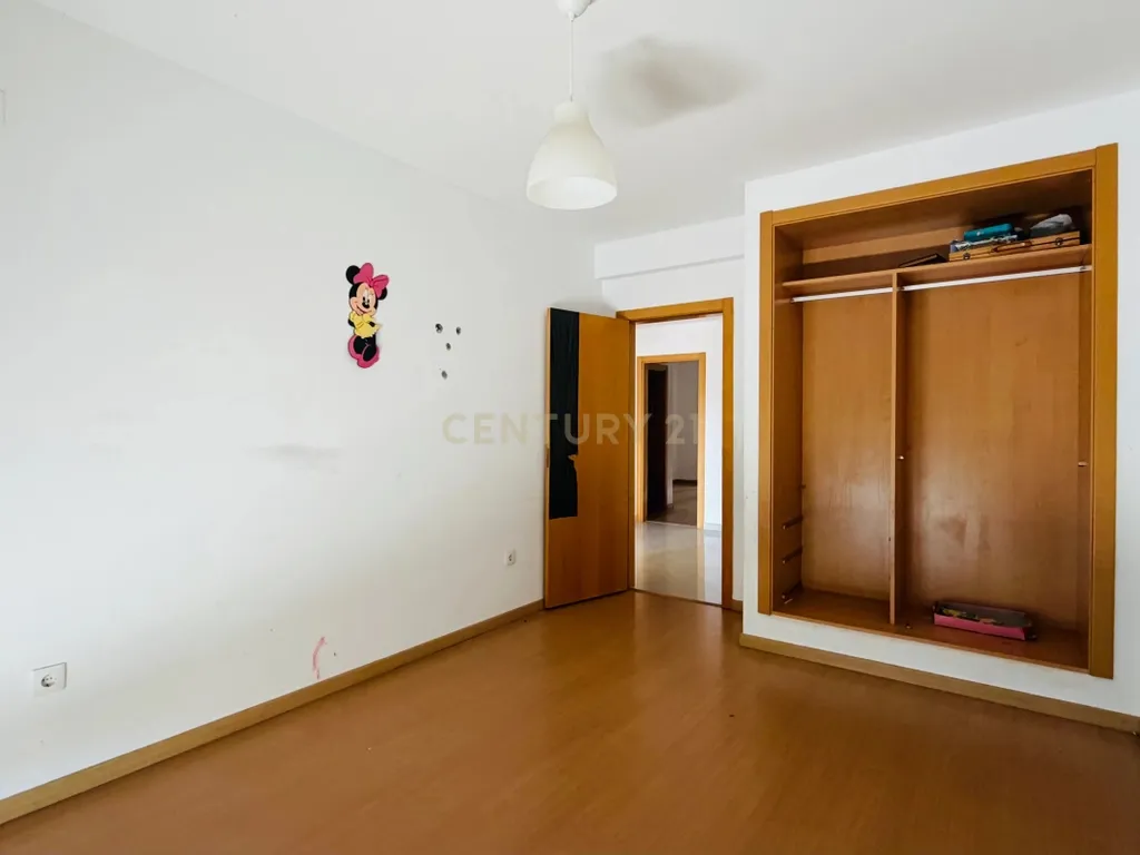 Magnífico Apartamento T4 com Duas Varandas e Arrecadação na Cascalheira, Pinhal Novo - Image 6