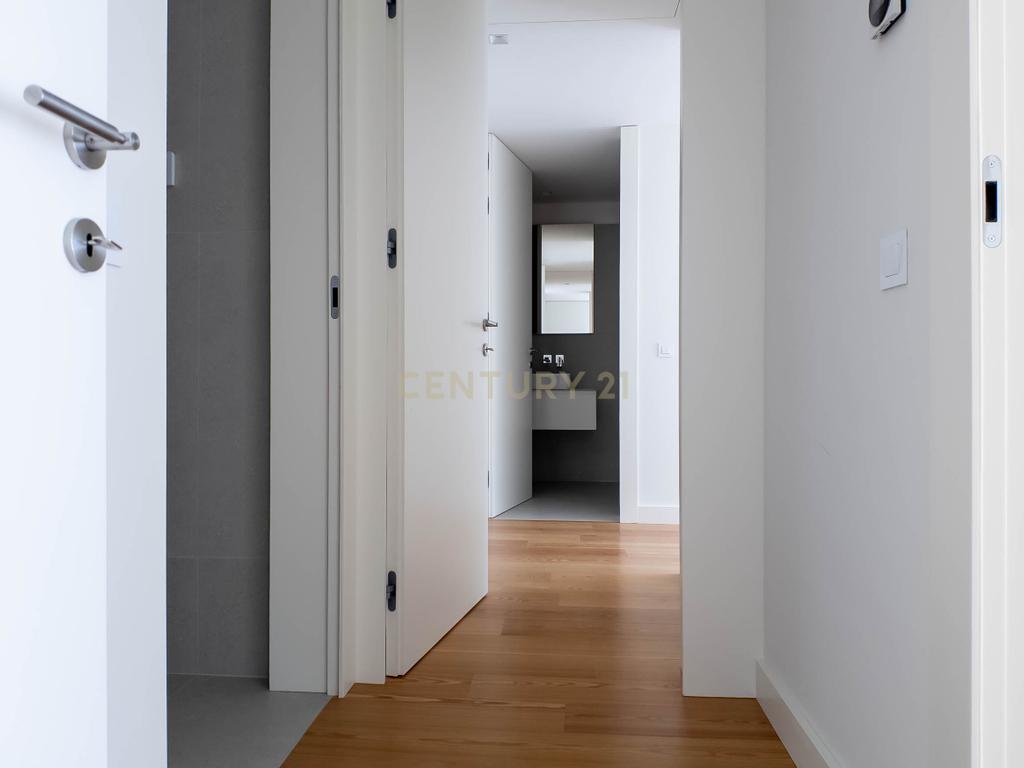 Apartamento T2 Novo nos Jardins da Efanor para arrendamento - Image 13