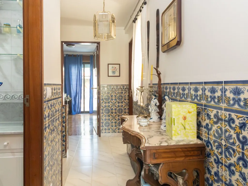 Moradia em Banda de 5 assoalhadas na Banática - Image 25