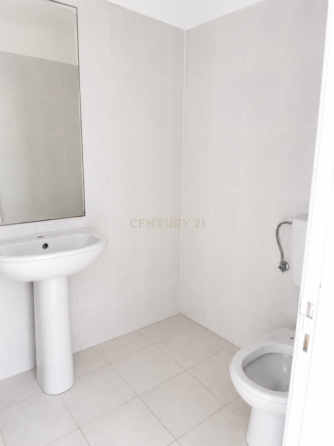 Fotografia 6 de LOJA COMERCIAL COM DUAS FRENTES | PORTO SALVO | OEIRAS