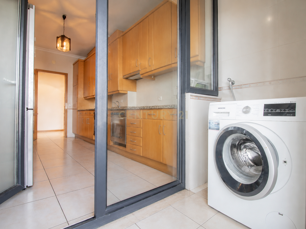 Apartamento T3 com Garagem Dupla na Quinta da Borloteira, Figueira da Foz - Image 10
