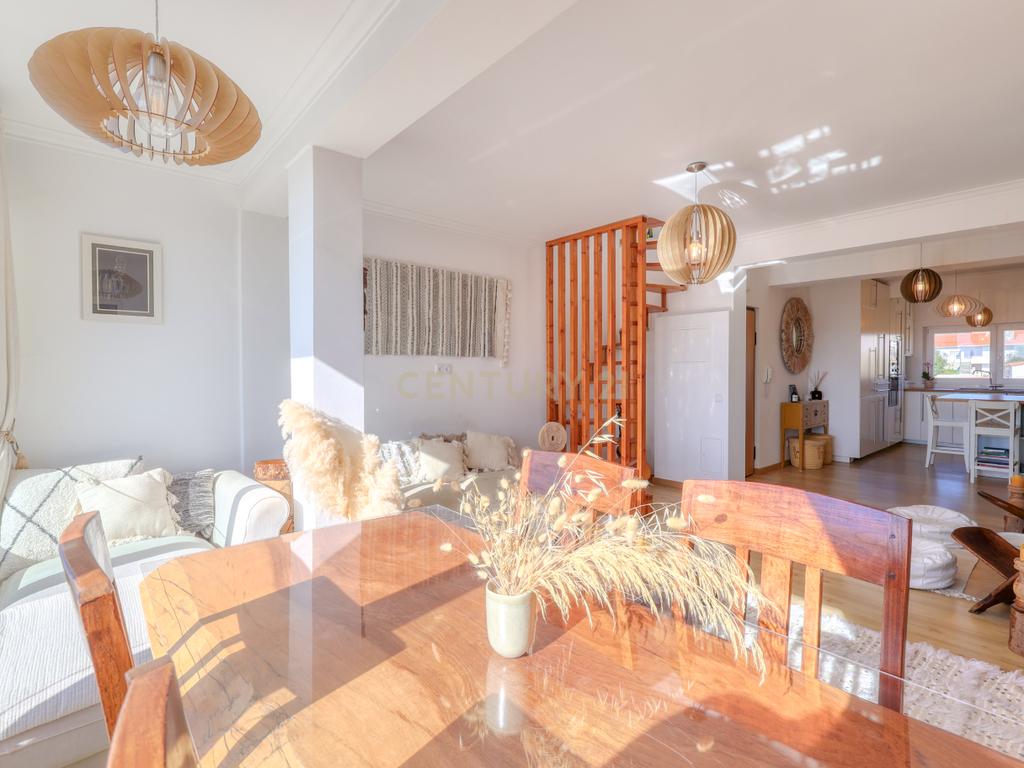 Deslumbrante Apartamento T4 Duplex com Vista Golfe para Venda no Estoril - Image 23