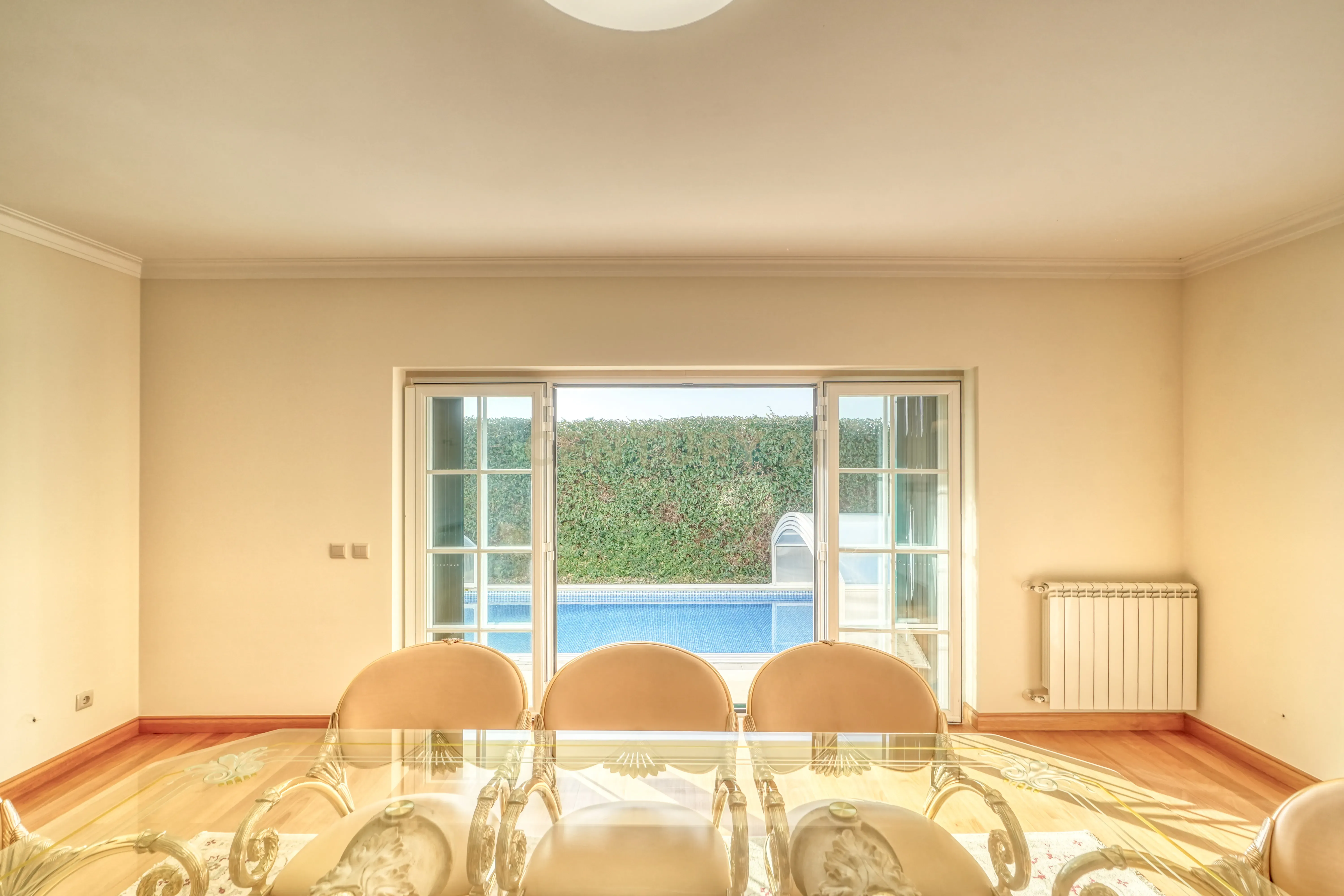Moradia isolada na Areia , com 627 m2 de área total, piscina e jardim. - Image 2