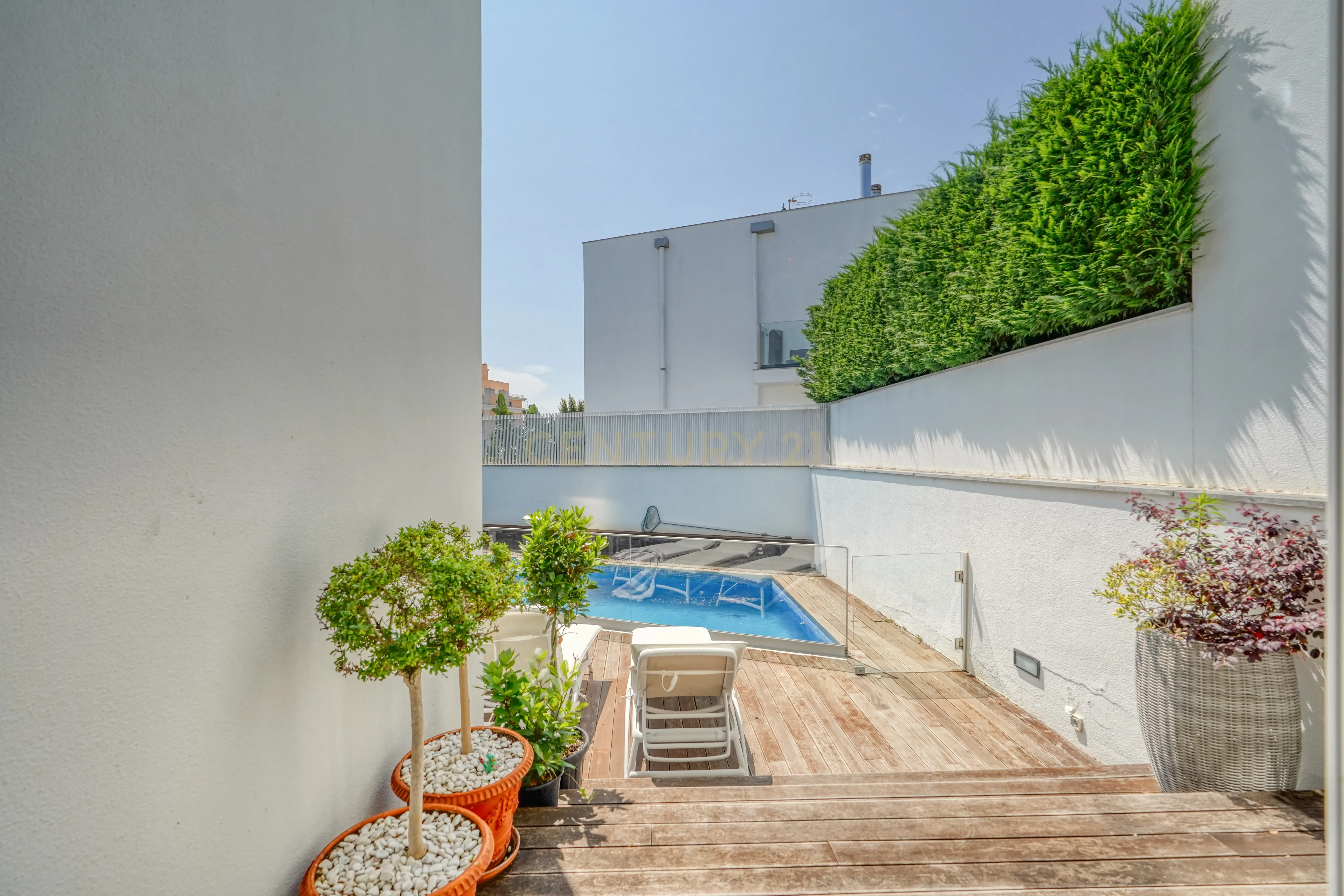 Moradia T4, a 5 minutos de distância da praia, com piscina, terraço e garagem privada localizada no Jardins da Parede - Image 36