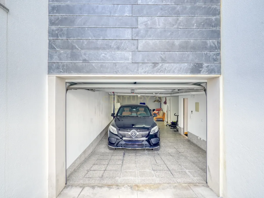 Arrendamento de moradia de charme nos Jardins da Parede com garagem, piscina e terraço - Image 32