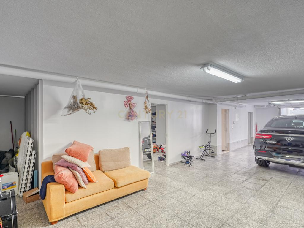 Arrendamento de moradia de charme nos Jardins da Parede com garagem, piscina e terraço - Image 33