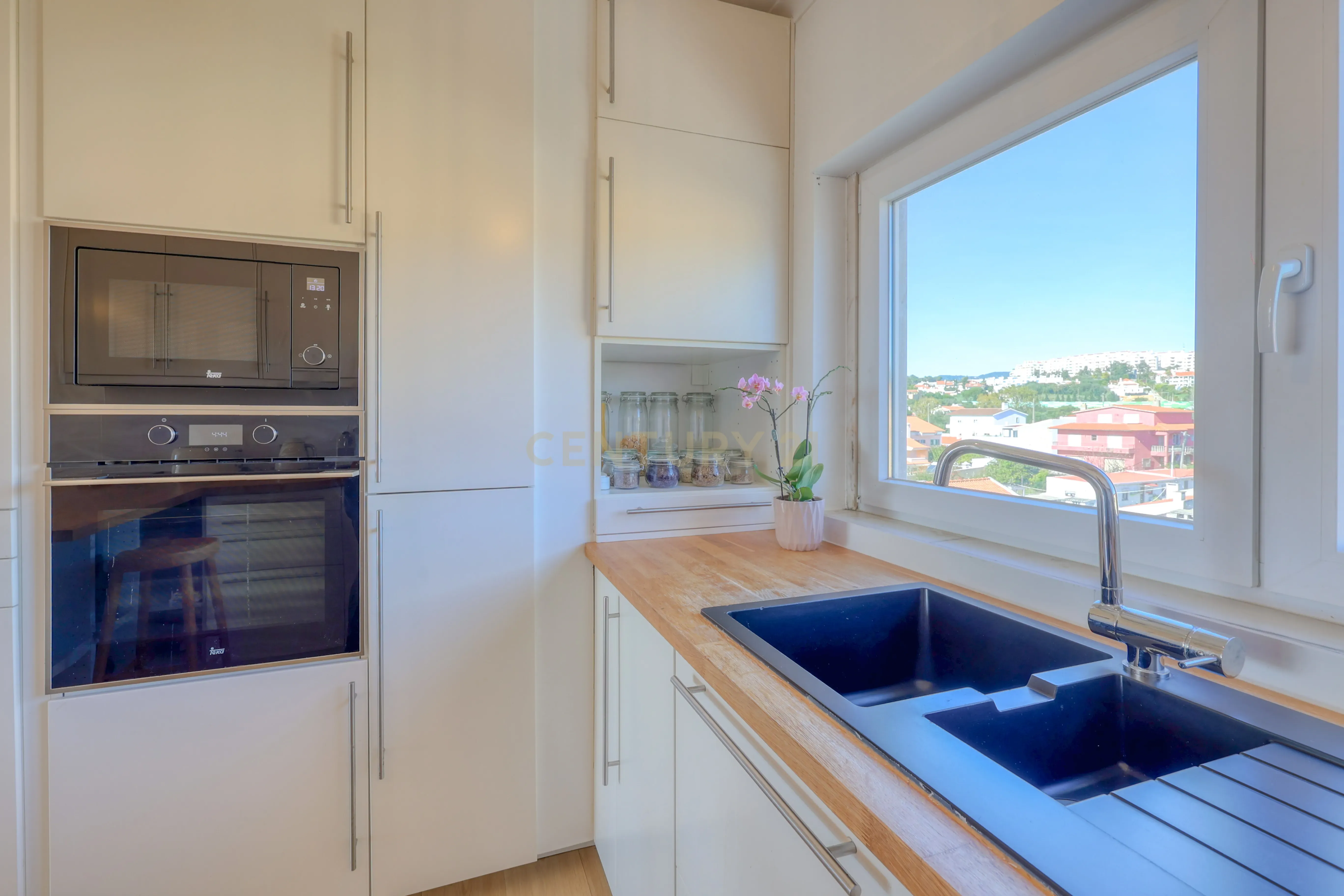 Deslumbrante Apartamento T4 Duplex com Vista Golfe para Venda no Estoril - Image 5