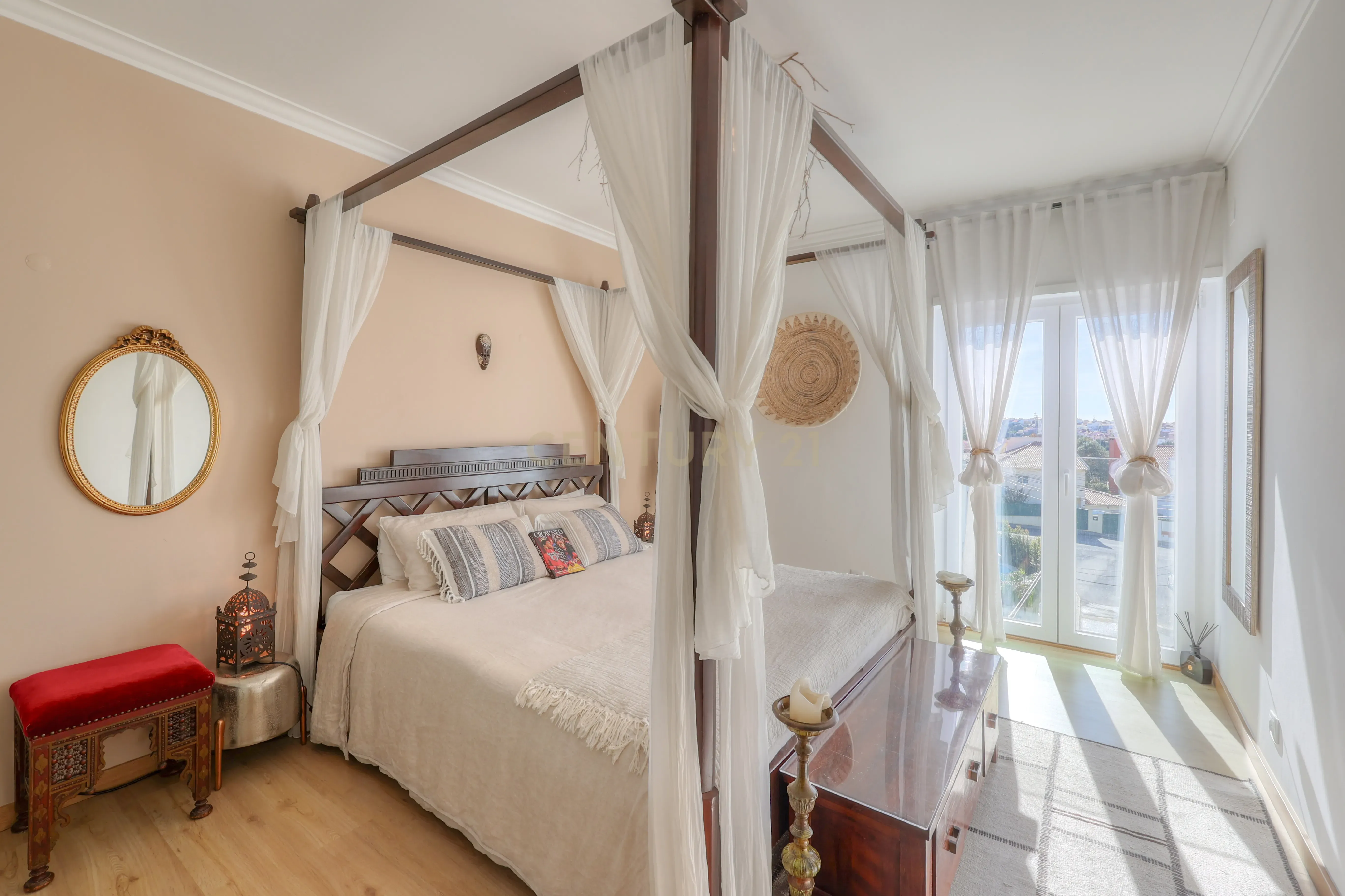 Deslumbrante Apartamento T4 Duplex com Vista Golfe para Venda no Estoril - Image 12