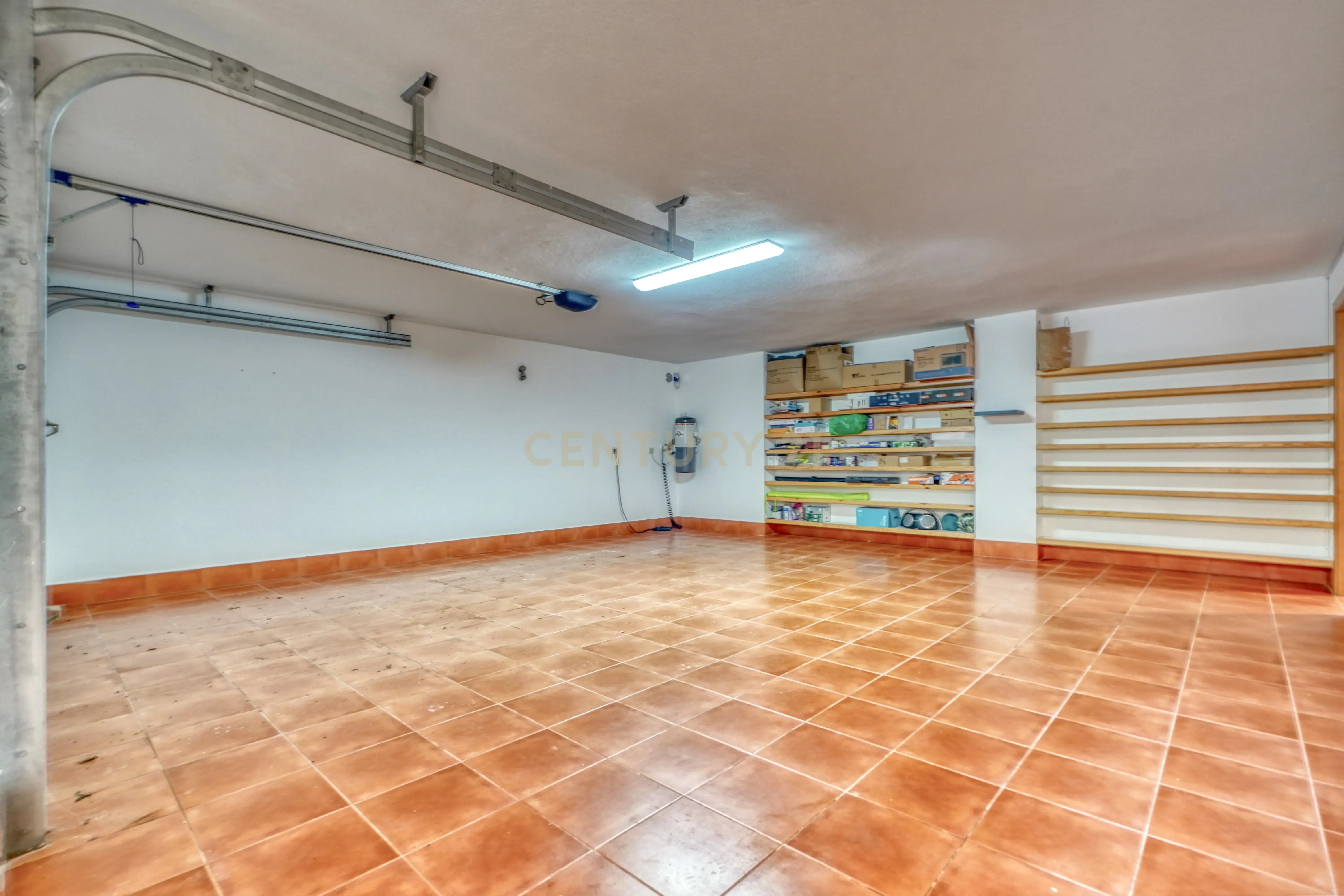 Moradia isolada na Areia , com 627 m2 de área total, piscina e jardim. - Image 20