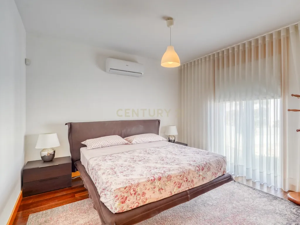 Arrendamento de moradia de charme nos Jardins da Parede com garagem, piscina e terraço - Image 20