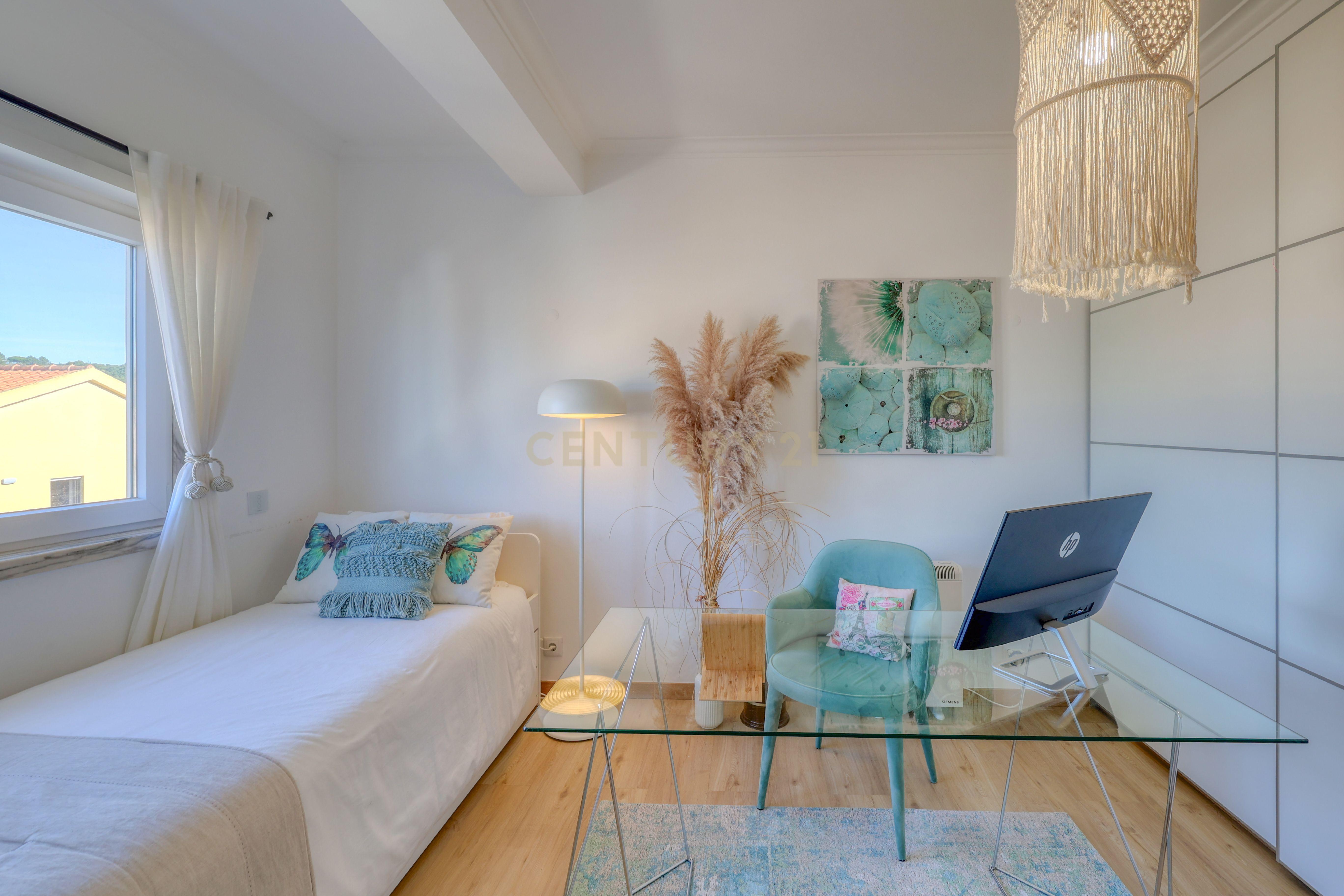 Deslumbrante Apartamento T4 Duplex com Vista Golfe para Venda no Estoril - Image 18