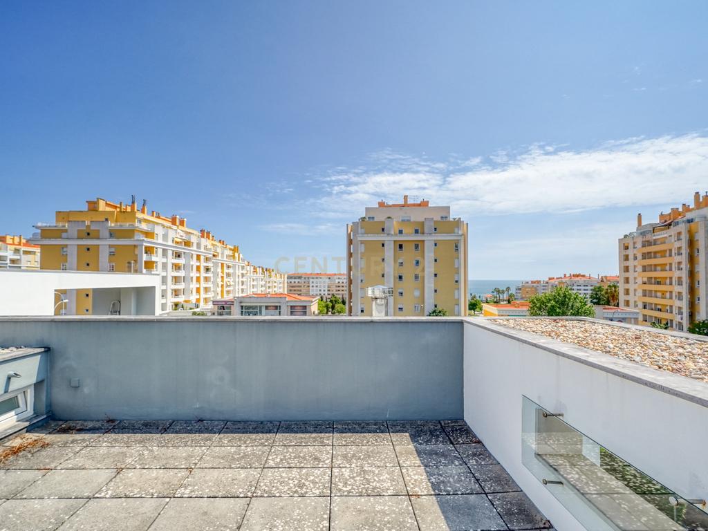 Arrendamento de moradia de charme nos Jardins da Parede com garagem, piscina e terraço - Image 35