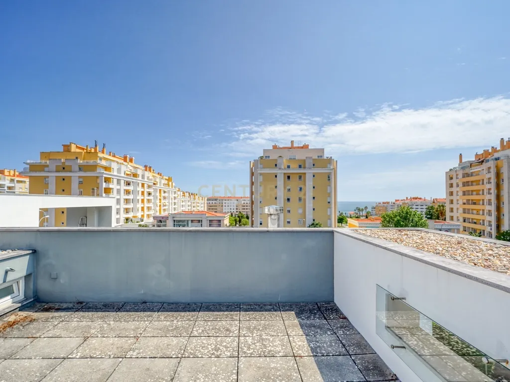 Arrendamento de moradia de charme nos Jardins da Parede com garagem, piscina e terraço - Image 35