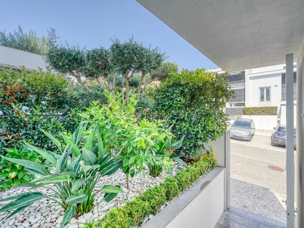 Arrendamento de moradia de charme nos Jardins da Parede com garagem, piscina e terraço - Image 40