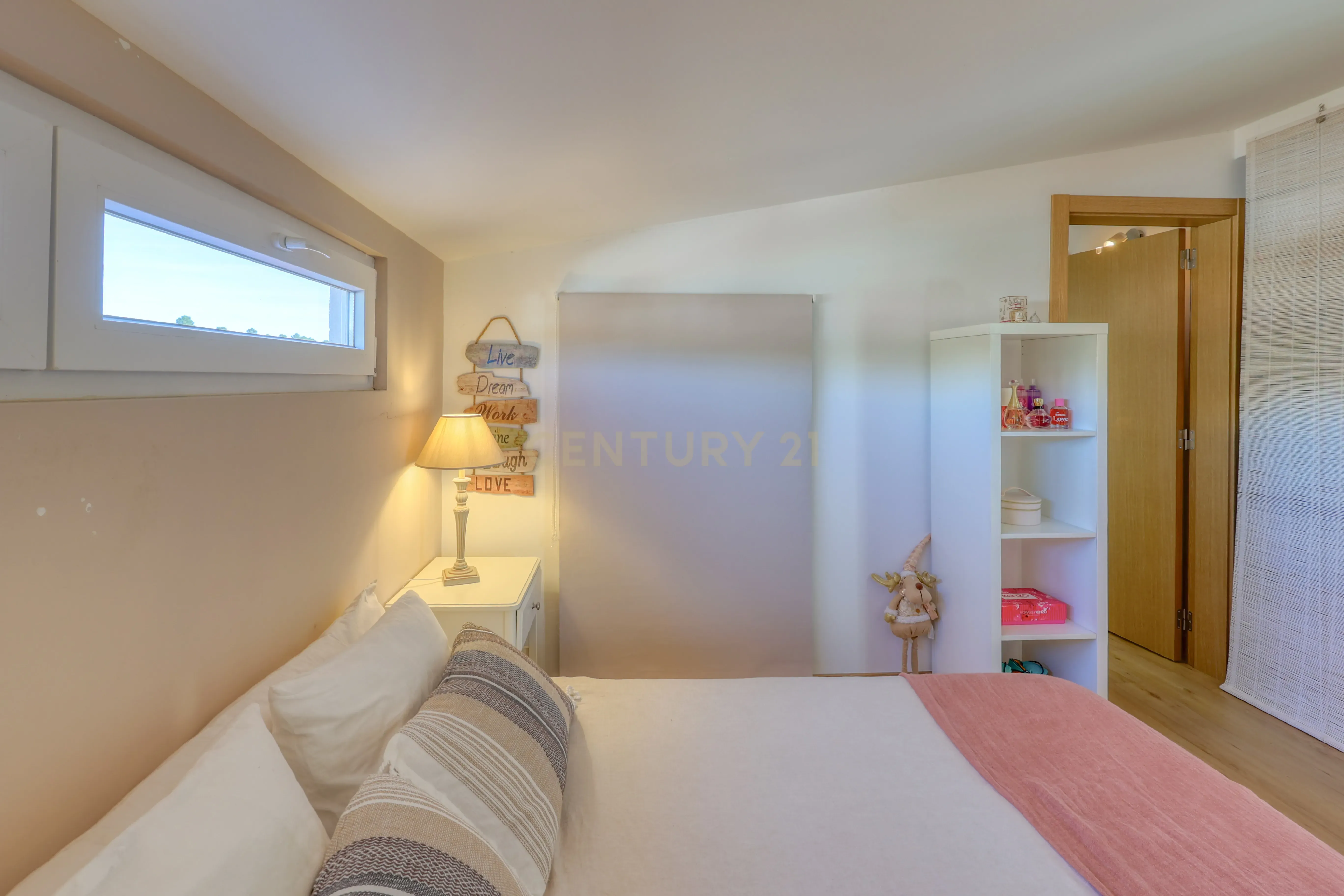 Deslumbrante Apartamento T4 Duplex com Vista Golfe para Venda no Estoril - Image 27