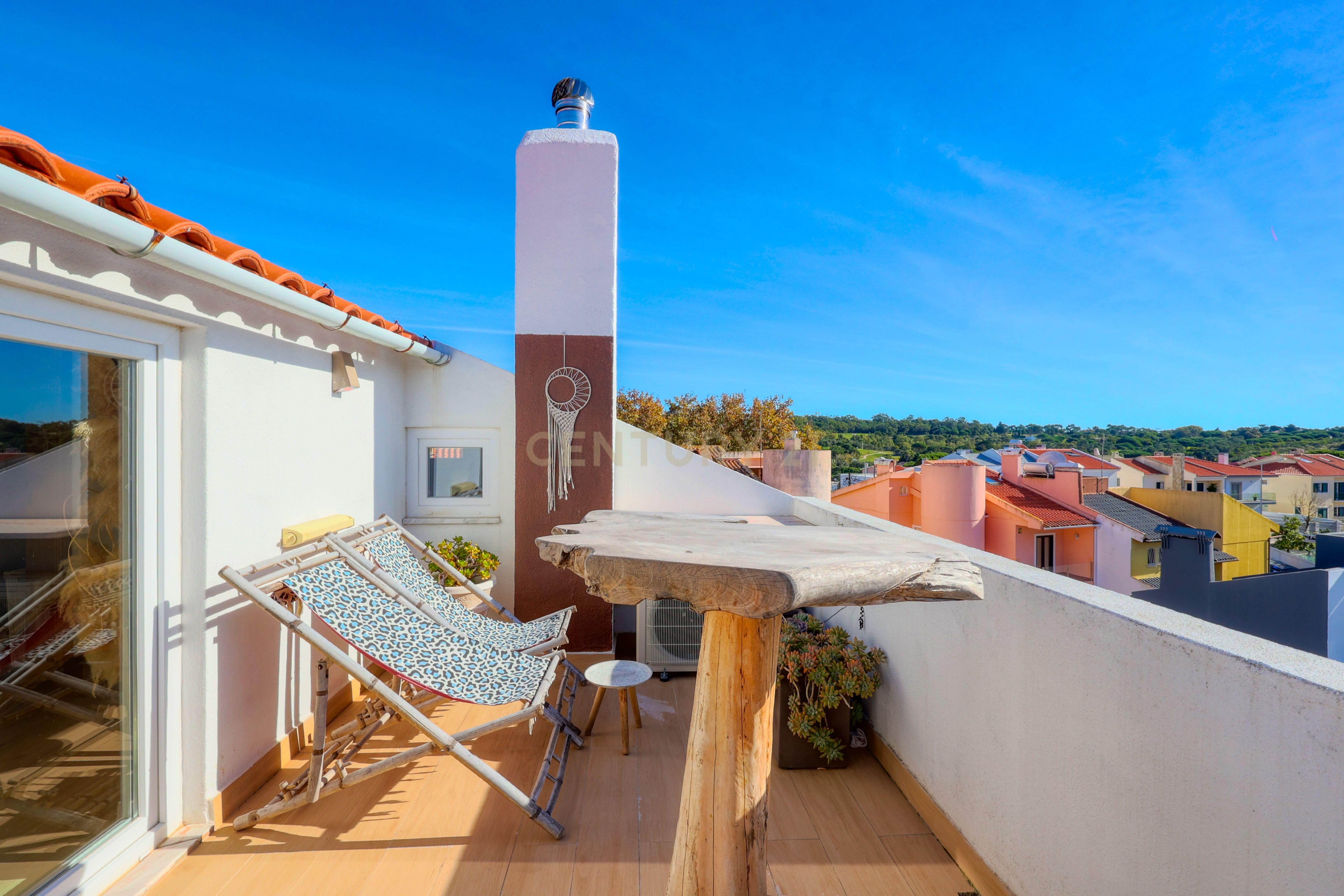 Deslumbrante Apartamento T4 Duplex com Vista Golfe para Venda no Estoril - Image 2